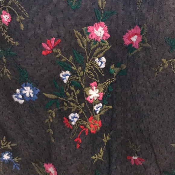 Urban Outfitters Flower see through top - Picture 2 of 3